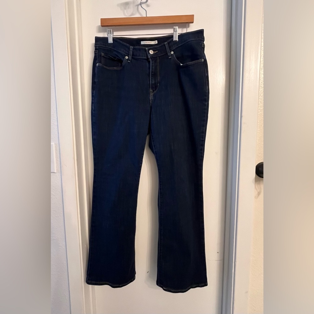 Levi's Women’s Dark Blue Classic Bootcut Jeans
